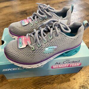 NIB Skechers Girl Tennis Shoes - Size 13